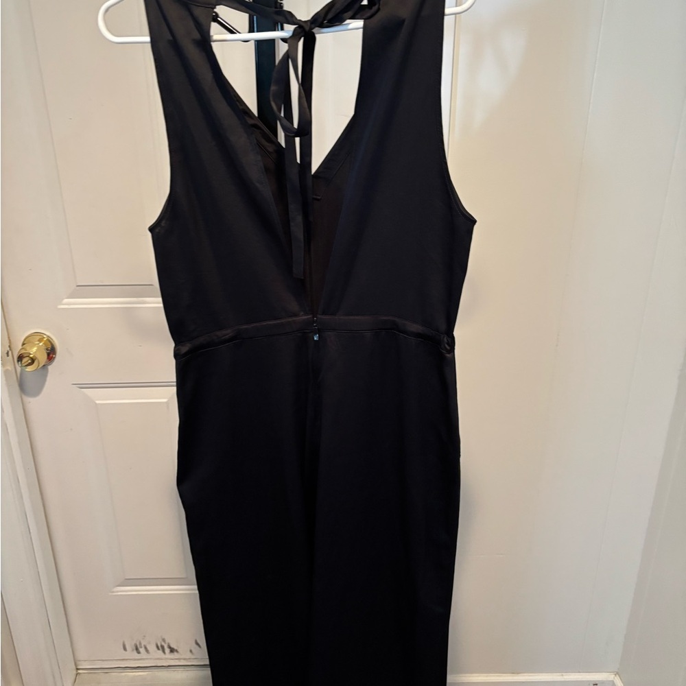 Elegant Black Sleeveless Dress.